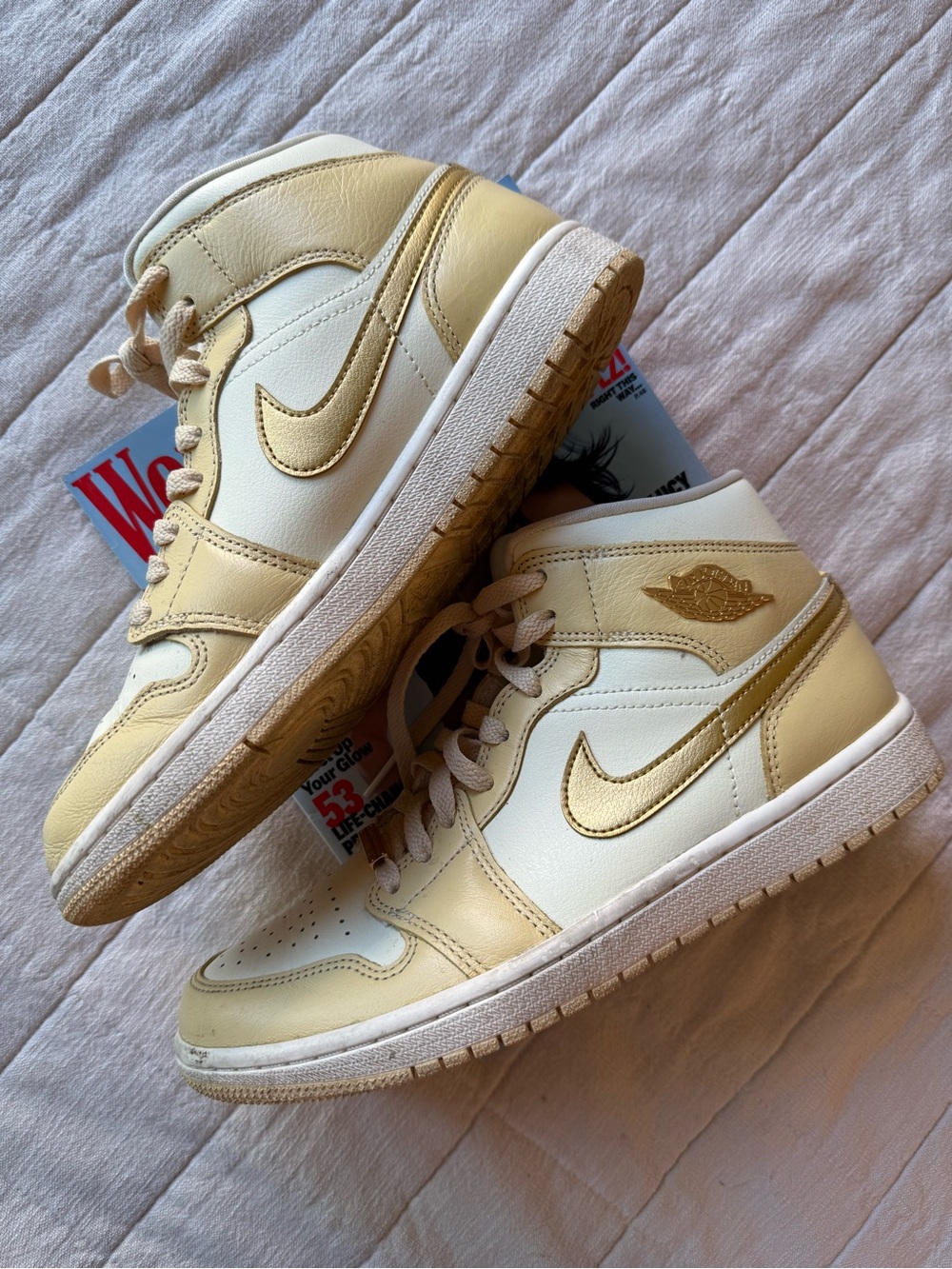 Nike Air Jordan 1 Mid – Cream & Metallic Gold
